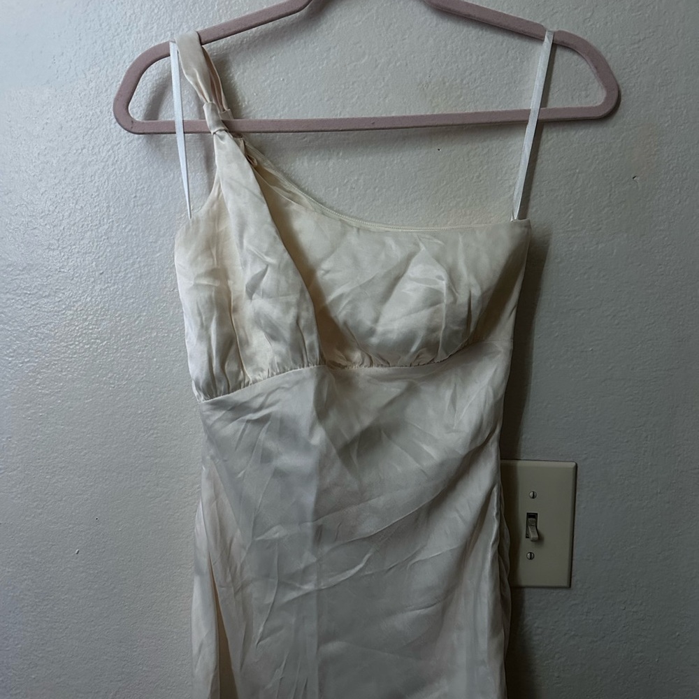 House of Harlow 1960 Cream One-Shoulder Dress